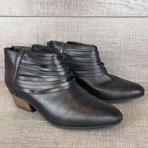 Clarks sz 8.5 black leather strappy ankle boots